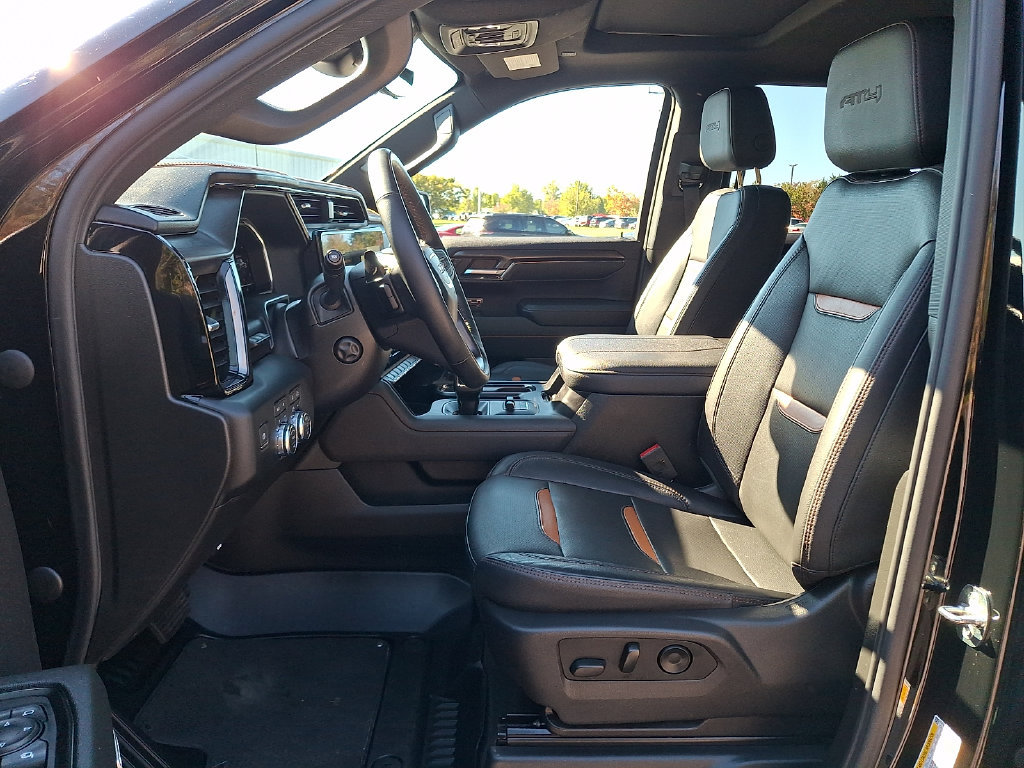 Used 2024 GMC Sierra 1500 AT4 w/ Technology Package AWD/4WD image 15