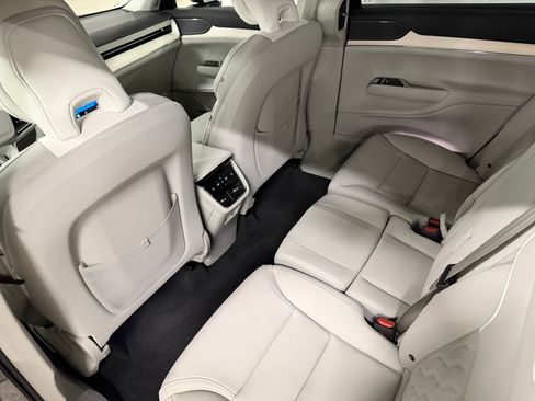 Used 2025 Volvo EX90 Ultra AWD/4WD image 31