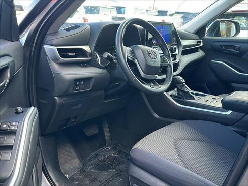 Certified 2024 Toyota Highlander LE image 11