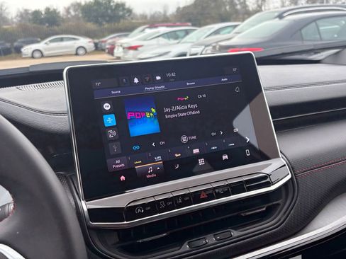 Used 2025 Jeep Compass Trailhawk image 21