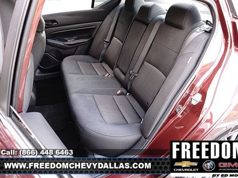 Used 2025 Nissan Altima 2.5 SV image 10