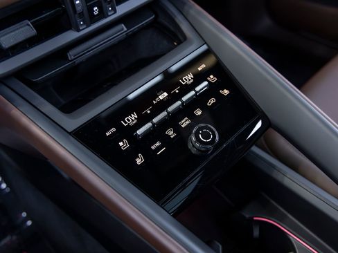 Certified 2026 Porsche Macan Electric RWD image 35