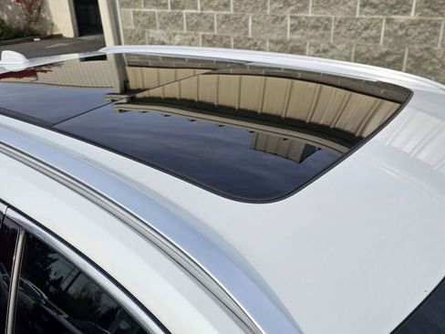 Used 2018 Volvo XC60 T6 Inscription w/ Convenience Package image 16