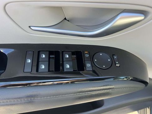 Certified 2025 Hyundai Tucson Limited AWD/4WD image 18