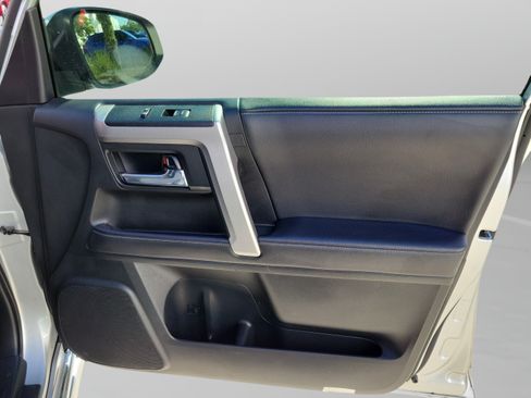 Used 2023 Toyota 4Runner Limited RWD image 9