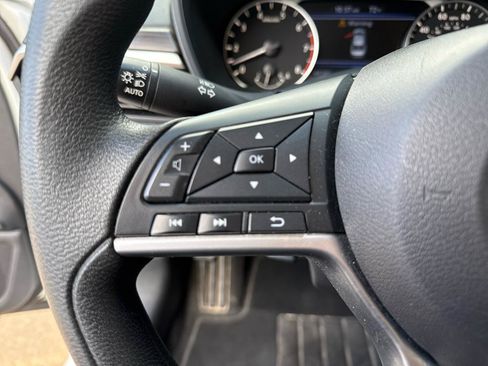 Used 2024 Nissan Altima 2.5 SV FWD image 13
