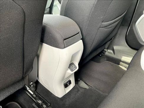 Used 2018 Jeep Renegade Latitude w/ Safety & Security Group FWD image 25
