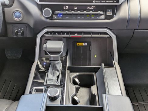 Used 2024 Toyota Tundra Platinum AWD/4WD image 18