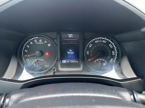 Used 2019 Toyota Tacoma SR image 19