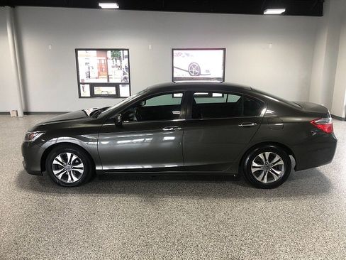 Used 2015 Honda Accord LX image 2