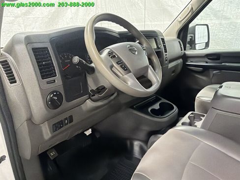 Used 2021 Nissan NV 3500 SV RWD image 3