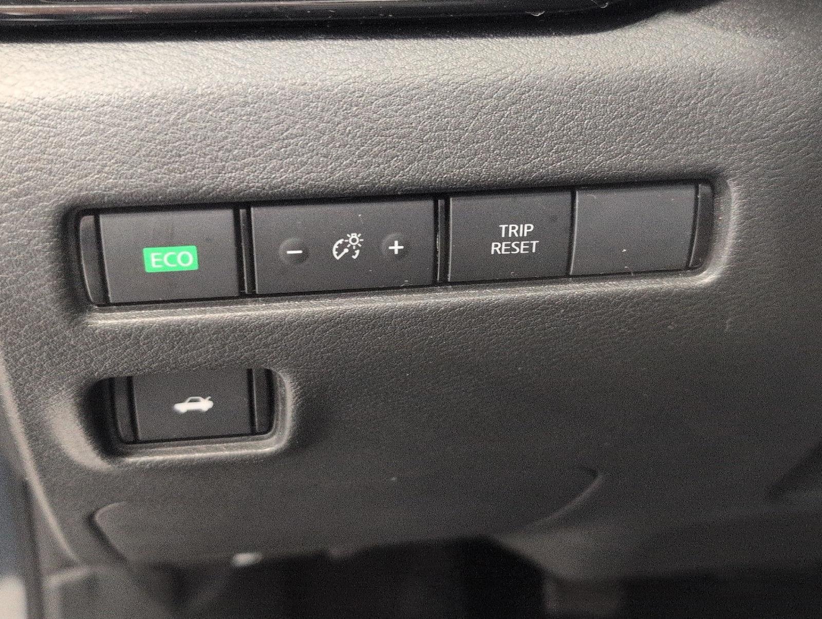 Used 2025 Nissan Sentra SR FWD image 10