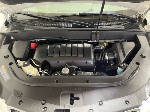 Used 2011 Chevrolet Traverse LT image 28