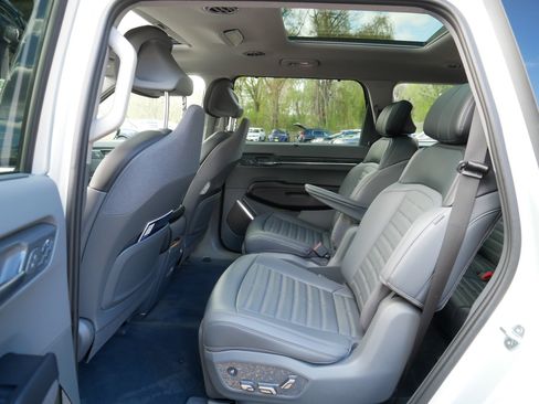 Used 2024 Kia EV9 Land AWD/4WD image 36