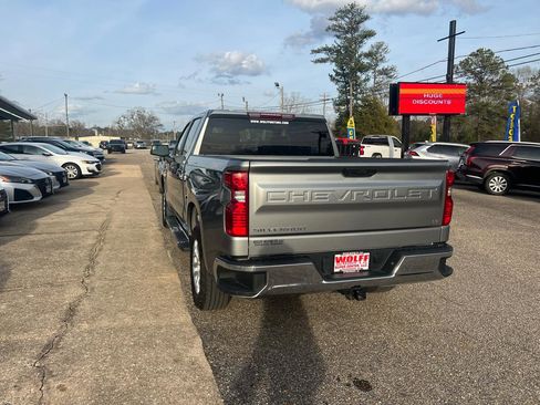 Used 2023 Chevrolet Silverado 1500 LT AWD/4WD image 9