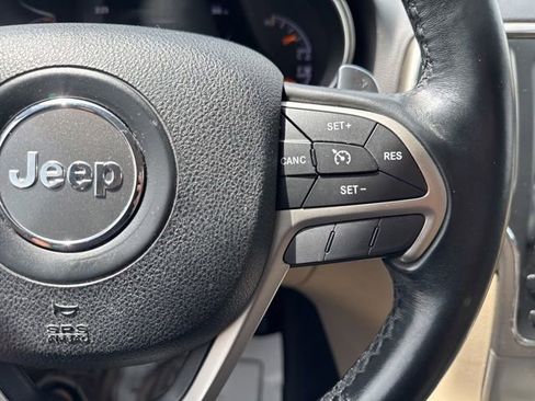 Used 2017 Jeep Grand Cherokee Laredo w/ Quick Order Package 23E AWD/4WD image 22