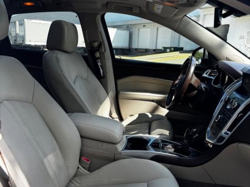 Used 2011 Cadillac SRX Premium image 16