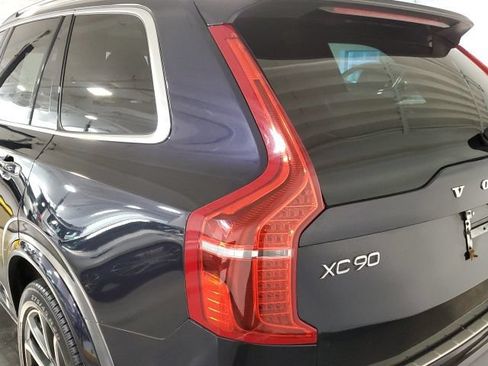 Used 2019 Volvo XC90 T6 Momentum w/ Protection Package Premier AWD/4WD image 32
