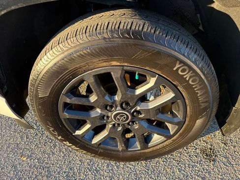 Used 2024 Toyota Sequoia Platinum image 10