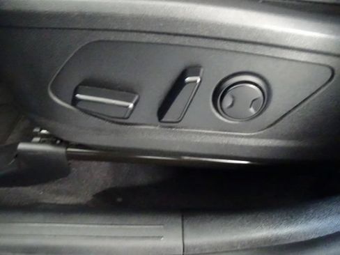Used 2025 Kia Sorento S AWD/4WD image 3