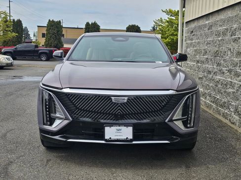 New 2026 Cadillac Lyriq Signature Luxury w/ LPO, Bronce Accent Package AWD/4WD image 11