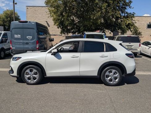 Used 2024 Honda HR-V LX image 9