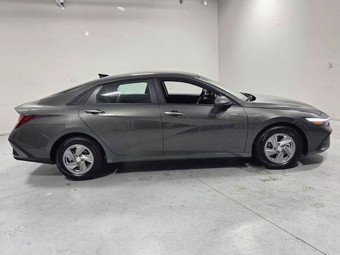 New 2026 Hyundai Elantra SE FWD image 12