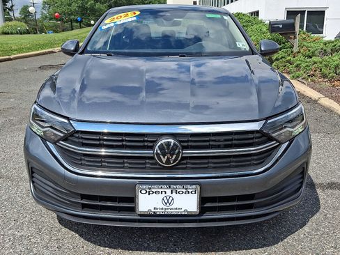 Certified 2023 Volkswagen Jetta SE FWD image 2