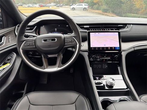 New 2025 Jeep Grand Cherokee L Limited image 23