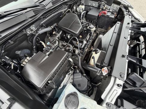 Used 2019 Toyota Tacoma SR5 w/ SR5 Appearance Package (SM) RWD image 19
