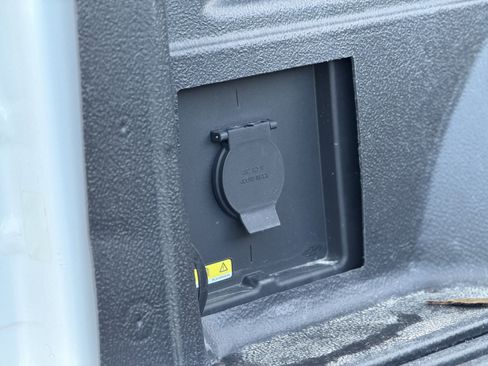 Used 2023 Ford F150 Lariat image 36