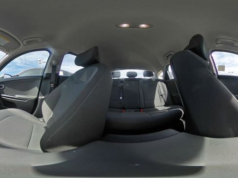 Used 2025 Kia K4 LXS image 45