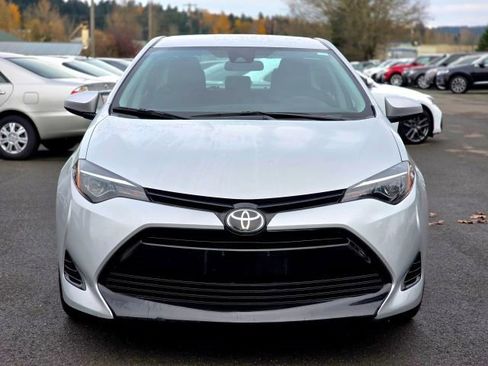 Used 2019 Toyota Corolla LE image 2