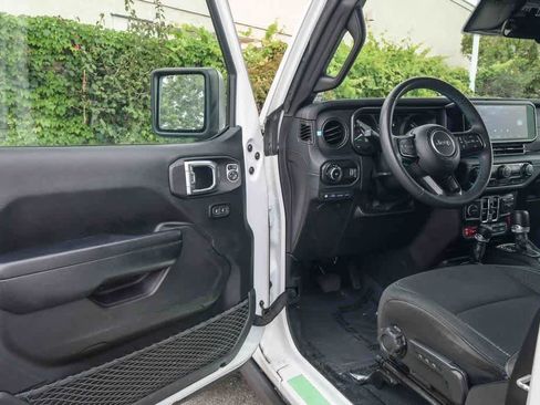 Used 2024 Jeep Wrangler Unlimited Rubicon 4xe AWD/4WD image 30