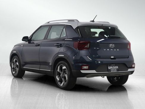 Certified 2025 Hyundai Venue Limited image 3