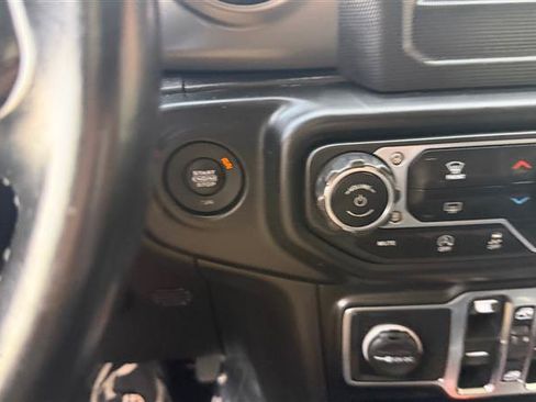 Used 2021 Jeep Wrangler Unlimited Sport AWD/4WD image 31