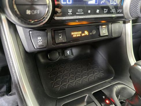 Used 2021 Toyota RAV4 XLE w/ Convenience Package AWD/4WD image 35