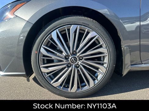 New 2025 Nissan Altima 2.5 SL FWD image 7