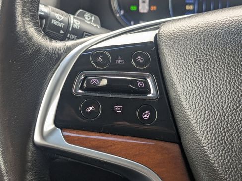 Used 2019 Cadillac Escalade Luxury AWD/4WD image 23