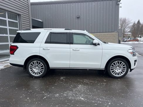 Used 2023 Ford Expedition Limited image 4