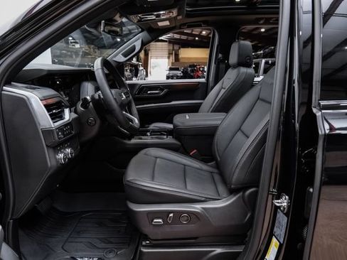 Used 2026 GMC Yukon Denali w/ Sun & Power Step Package AWD/4WD image 14