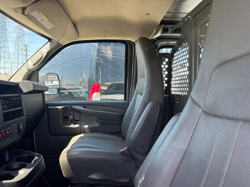 Used 2014 Chevrolet Express 2500 RWD image 7