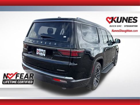 Used 2022 Jeep Wagoneer Series III w/ Rear Seat Video Group 1 AWD/4WD image 11