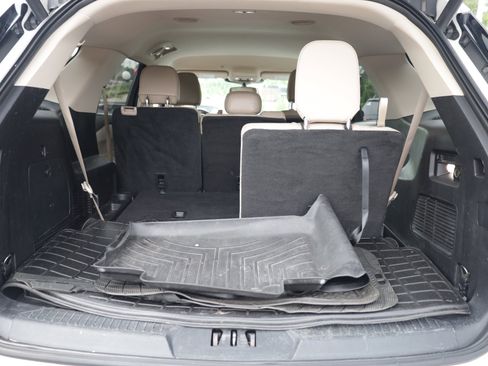 Used 2020 Ford Explorer XLT w/ Equipment Group 202A AWD/4WD image 15