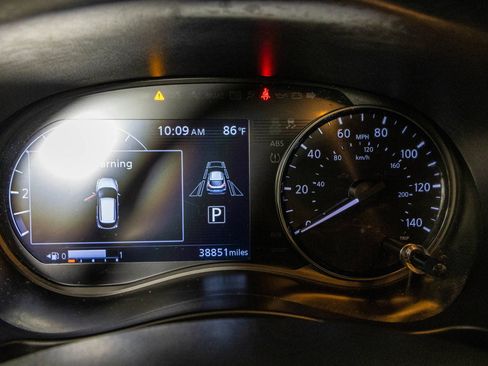 Used 2023 Nissan Kicks SR FWD image 31