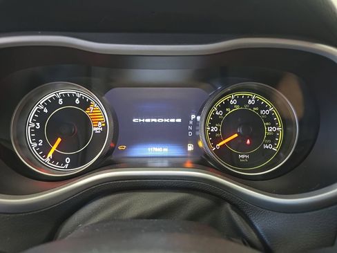 Used 2016 Jeep Cherokee Trailhawk w/ Cold Weather Group AWD/4WD image 19