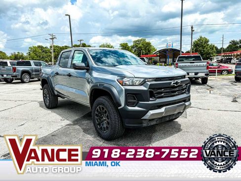 Used 2025 Chevrolet Colorado Trail Boss image 1