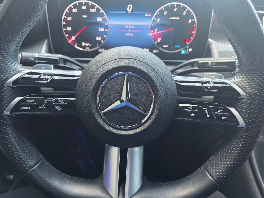 Used 2024 Mercedes-Benz GLC 300 4MATIC image 24