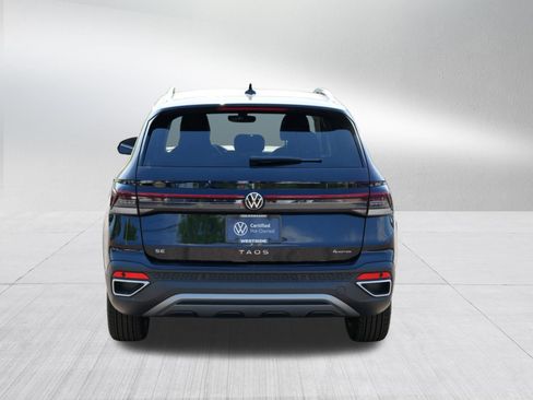 Certified 2025 Volkswagen Taos SE AWD/4WD image 6