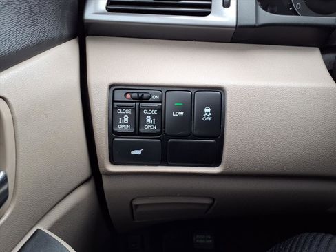 Used 2014 Honda Odyssey EX-L image 9